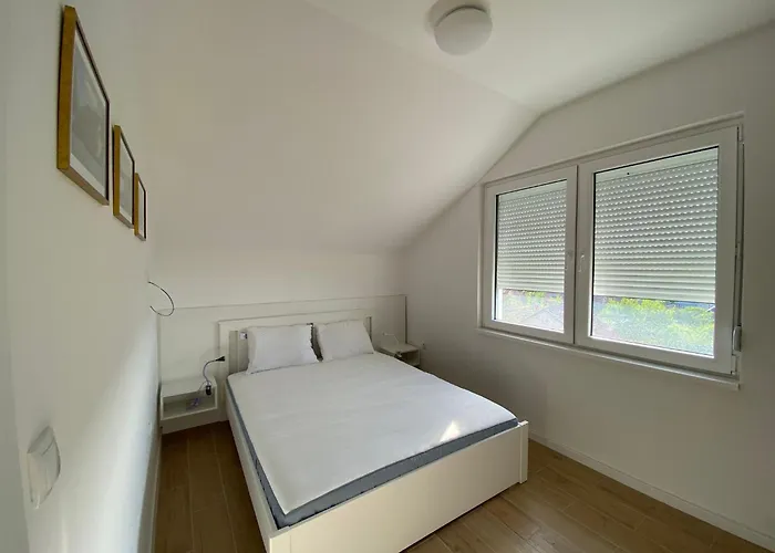 Luxury Danube 아파트 골루바츠