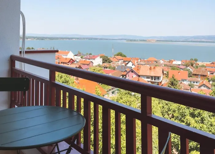 Luxury Danube 아파트 골루바츠