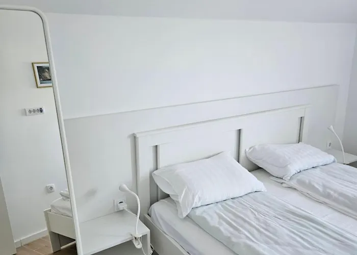 Luxury Danube 아파트 골루바츠